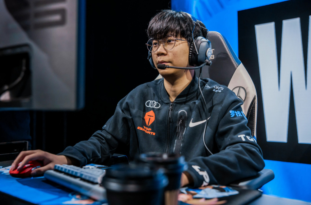 开云体育中国-包含T1横扫IG，Clid完成史诗逆转焦点之战全球总决赛，让粉丝疯狂欢呼的词条