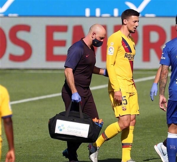 包含特鲁瓦签下前那不勒斯中场，加强中场控制的词条