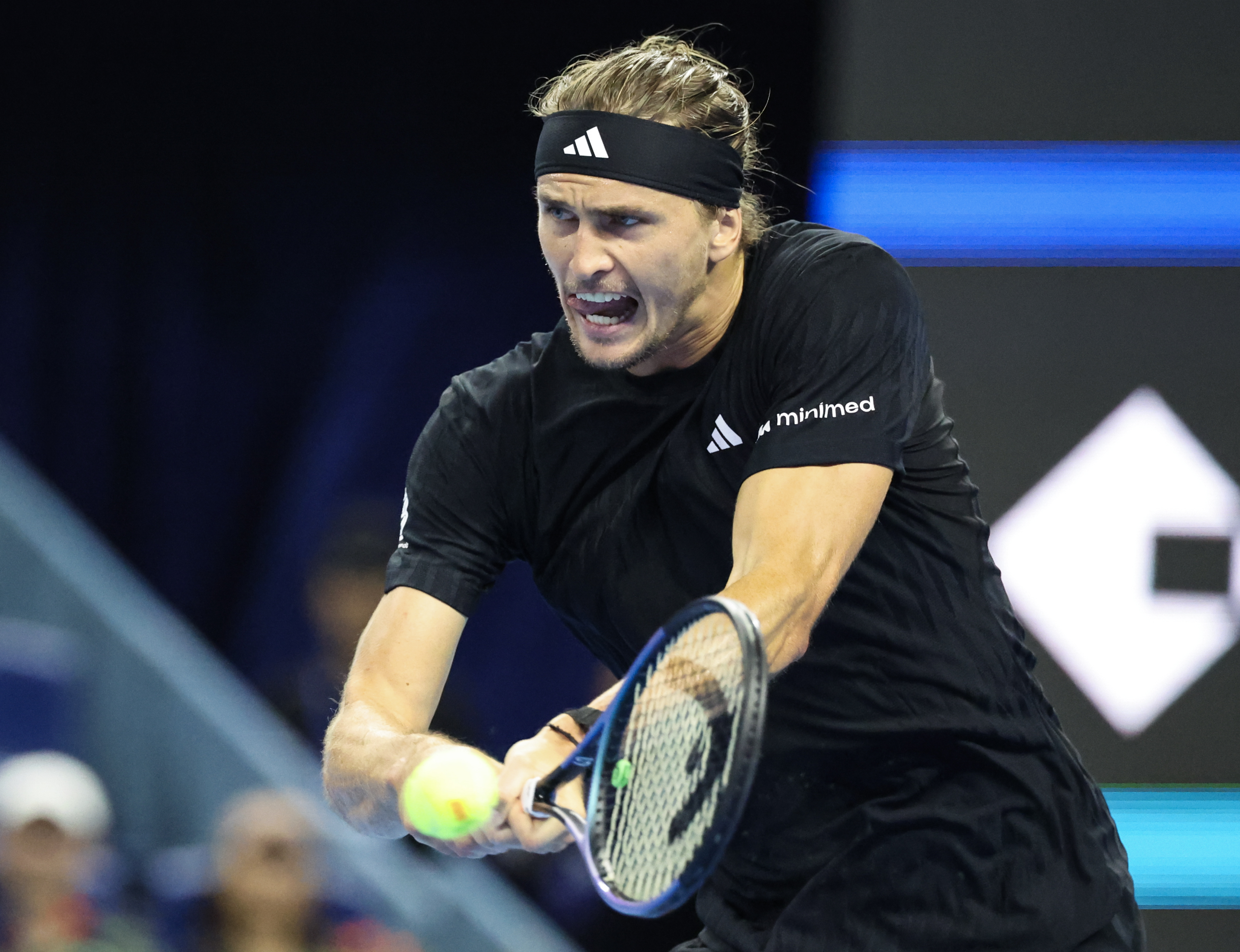 美国网球队翻盘日本网球队，兹维列夫打破历史纪录的简单介绍