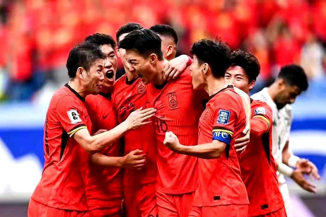 争相斗智斗勇，亚洲足球盛宴继续进行的简单介绍