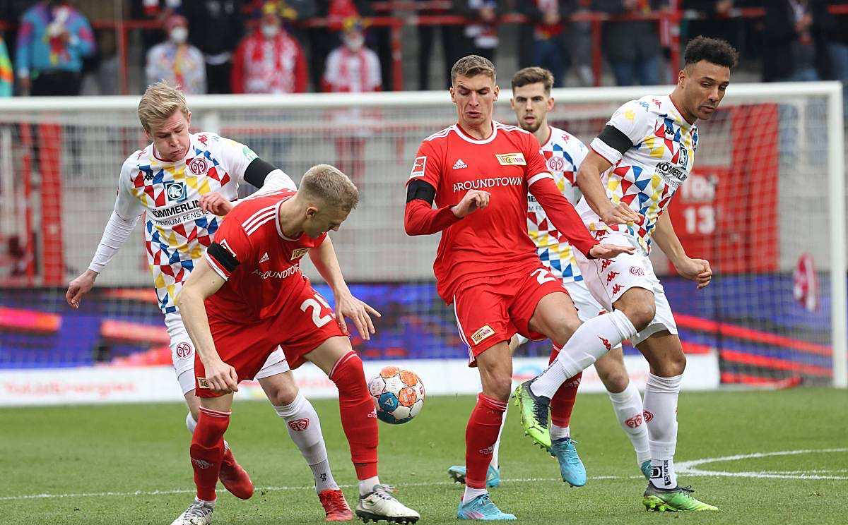 包含美因茨客场惜败，保级艰难局面继续的词条