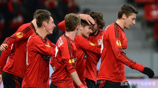 包含斯图加特客场大捷，全取三分的词条