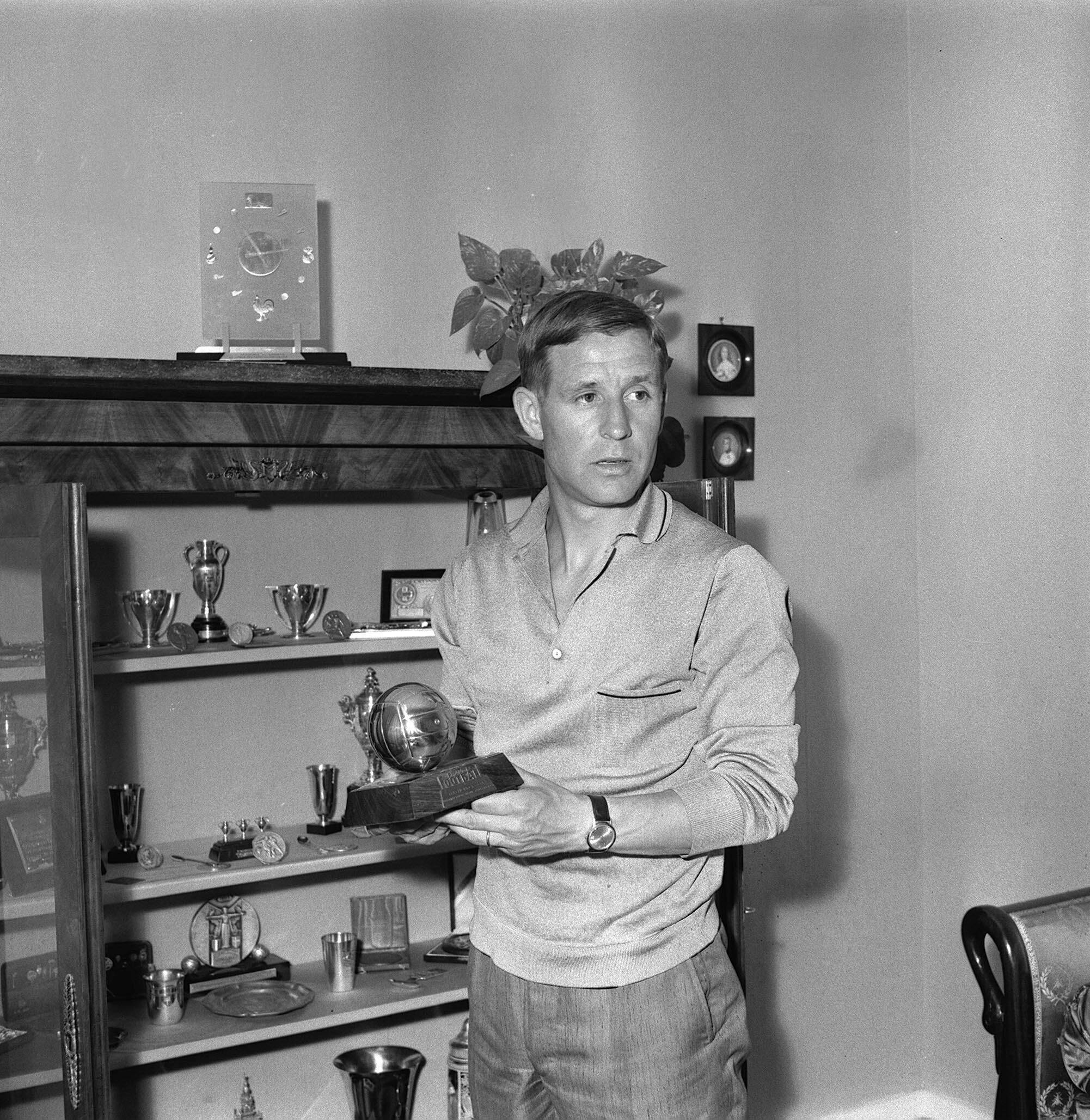 关于葡萄牙球员荣获欧洲联赛金球奖，实力超群的信息