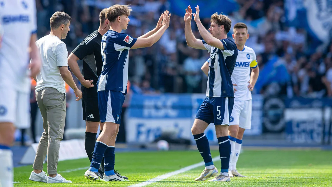 关于柏林赫塔球员团结拼搏，取得一场胜利的信息