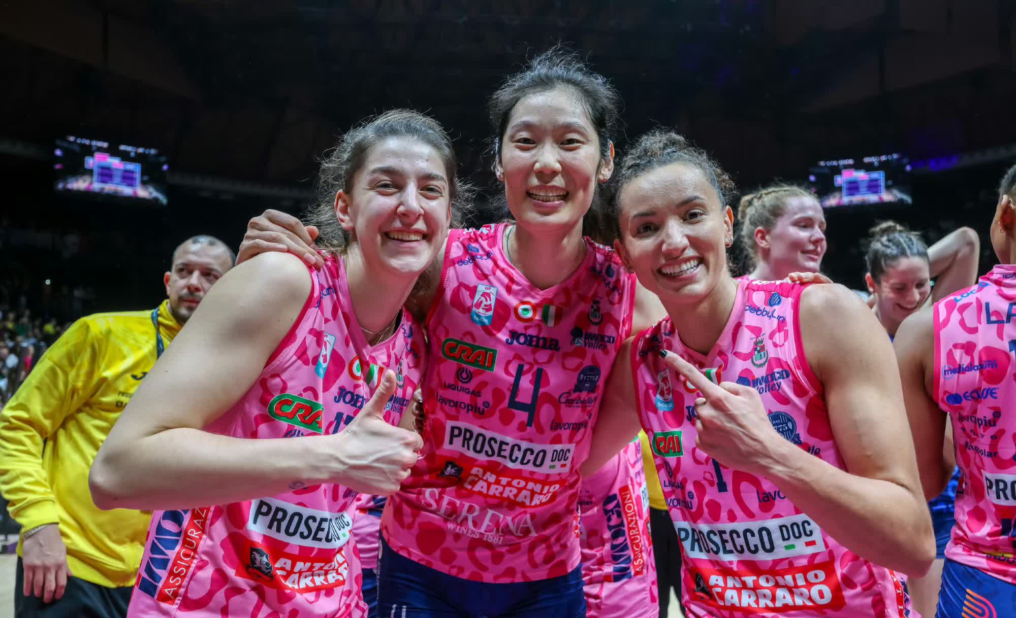 意大利击败中国队夺得铁人三项冠军