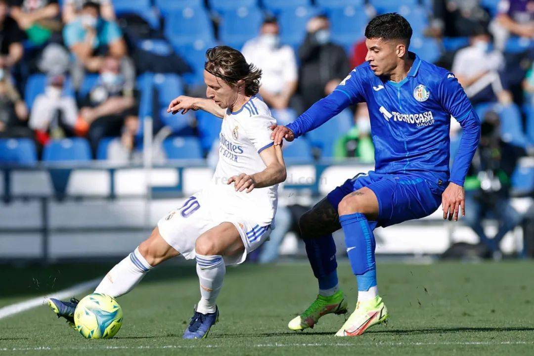 阿拉贝斯克主场大捷，收获三分