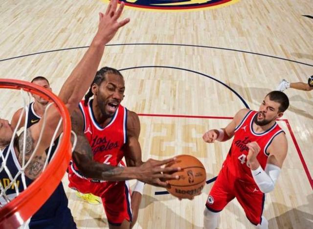 包含快船不敌太阳，伦纳德全场表现暗淡无光的词条