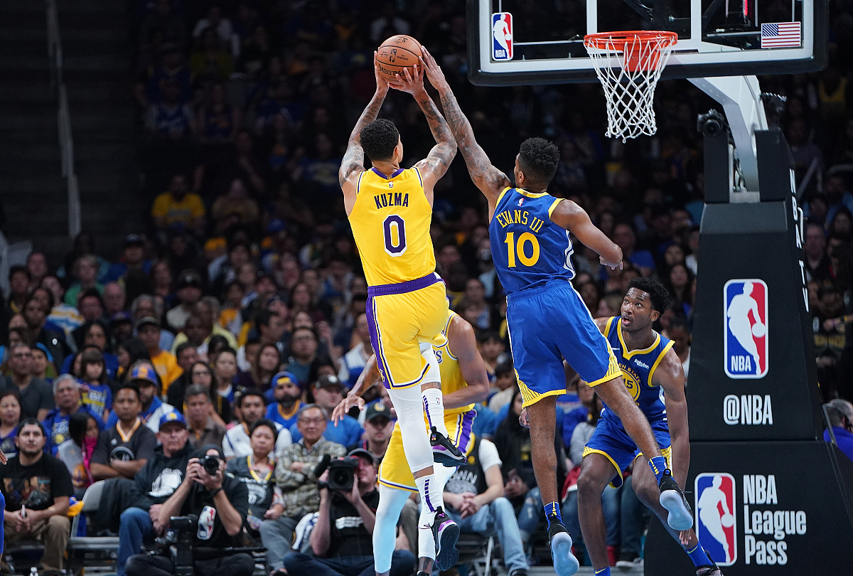 勇士将与鹈鹕展开西区半决赛，库里重返赛场的简单介绍