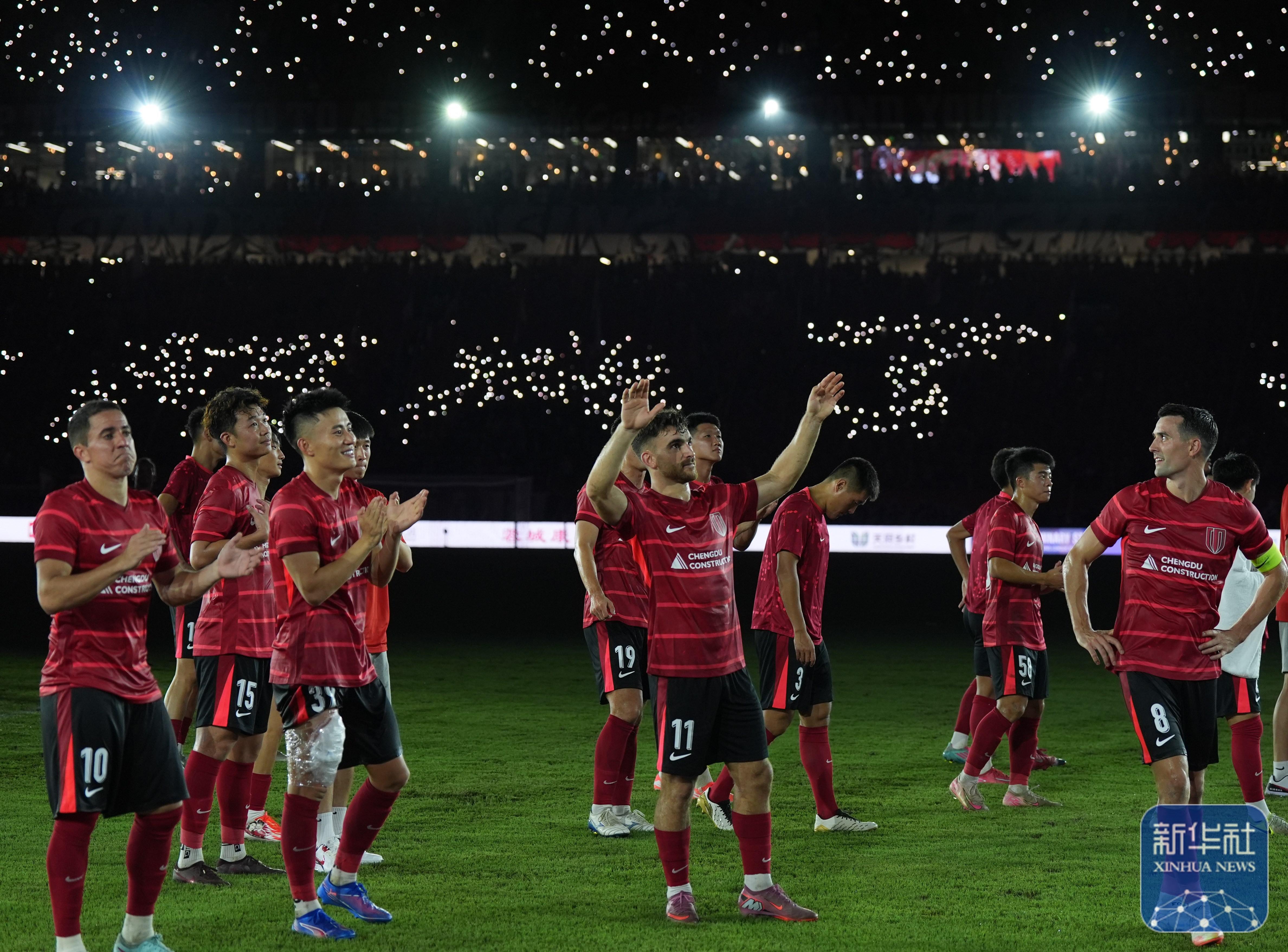 曼城大胜晋级，征程继续