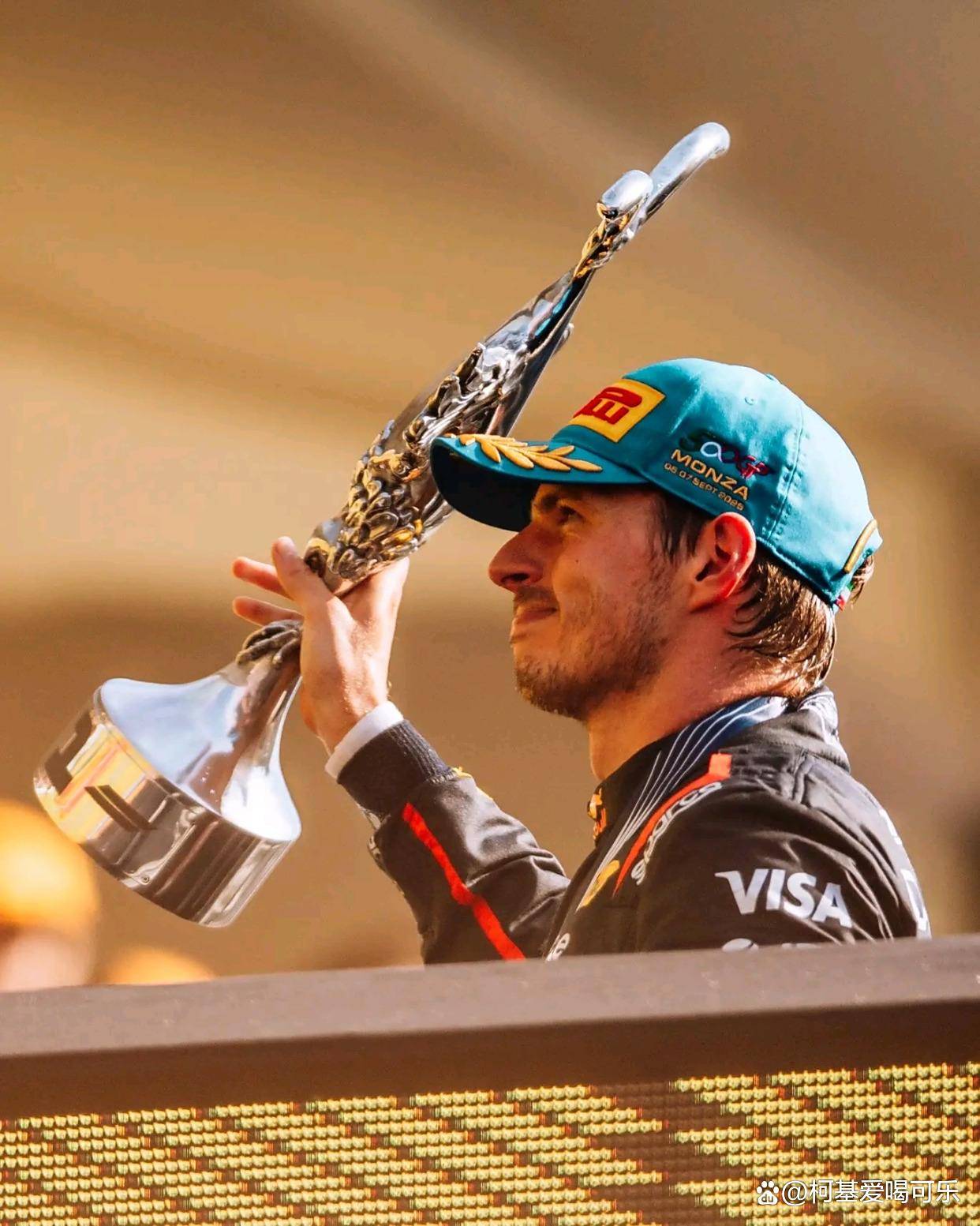 红牛车队绝杀阿斯顿马丁，诺里斯统治全场的简单介绍