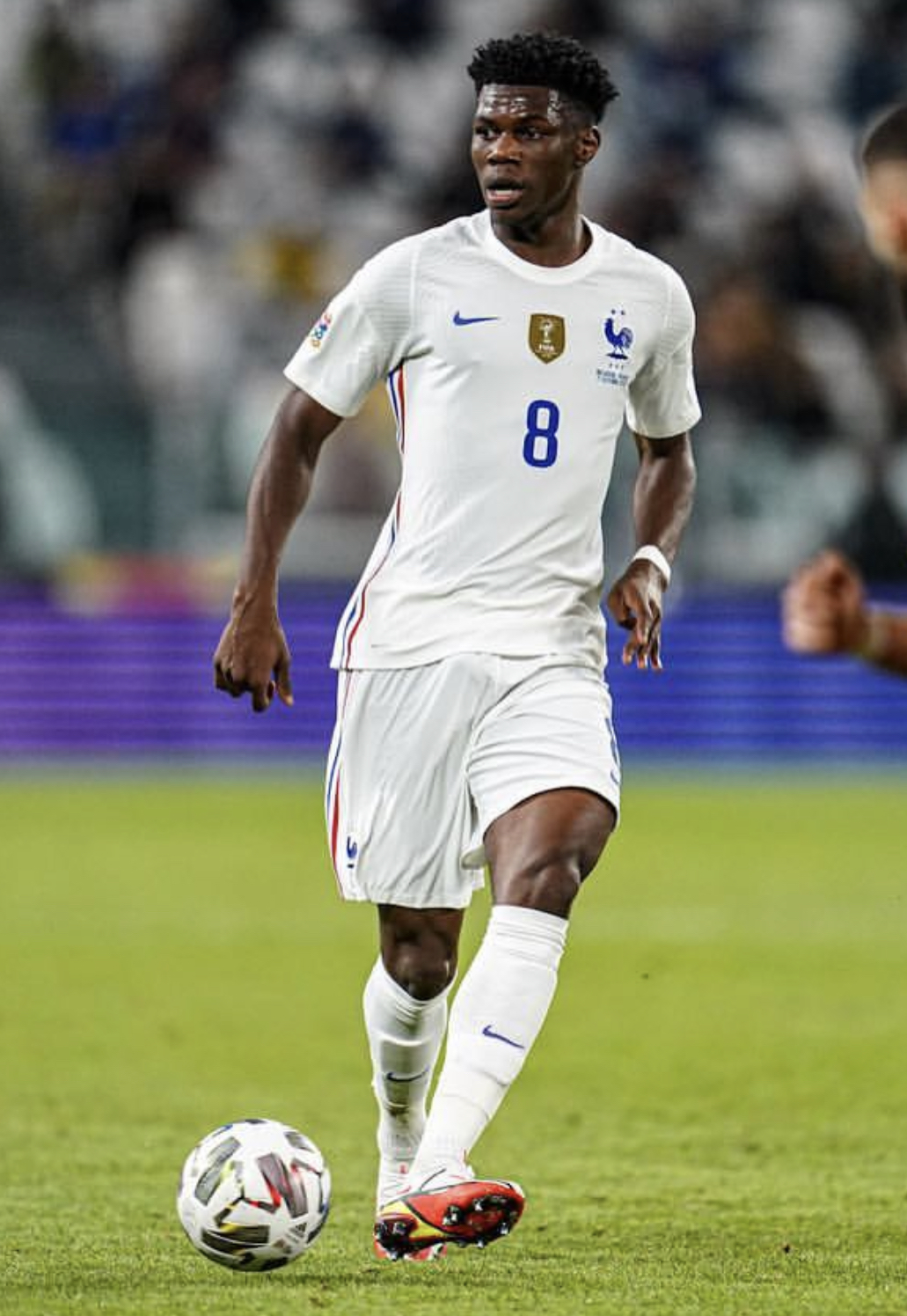 包含葡萄牙鏖战瑞士，楚阿梅尼高光表现的词条