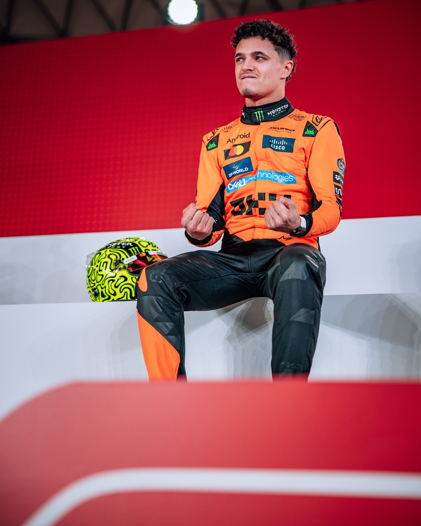 红牛车队轻取雷诺车队，汉密尔顿状态火热的简单介绍