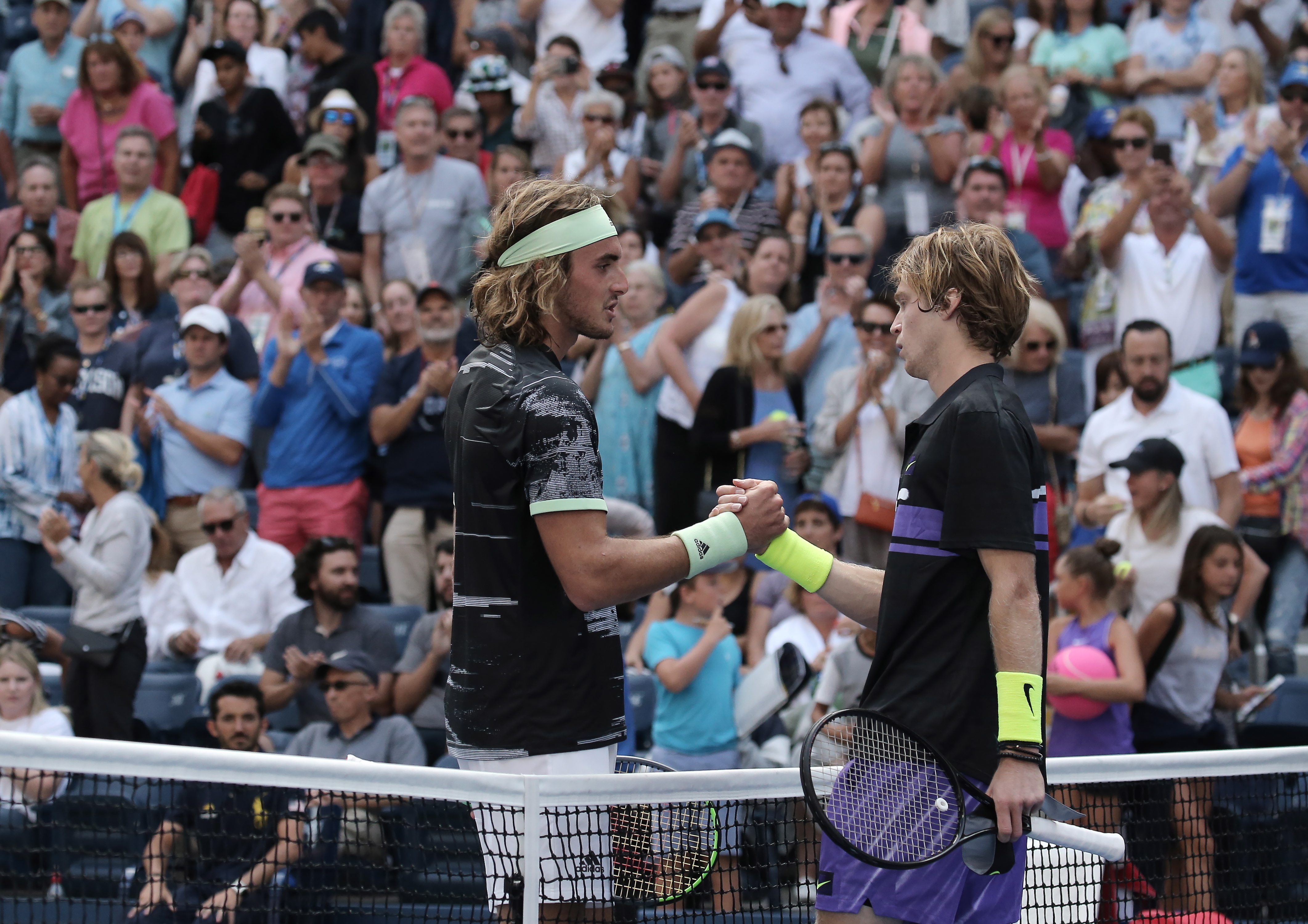 包含美网轻取联合杯，西西帕斯关键制胜的词条