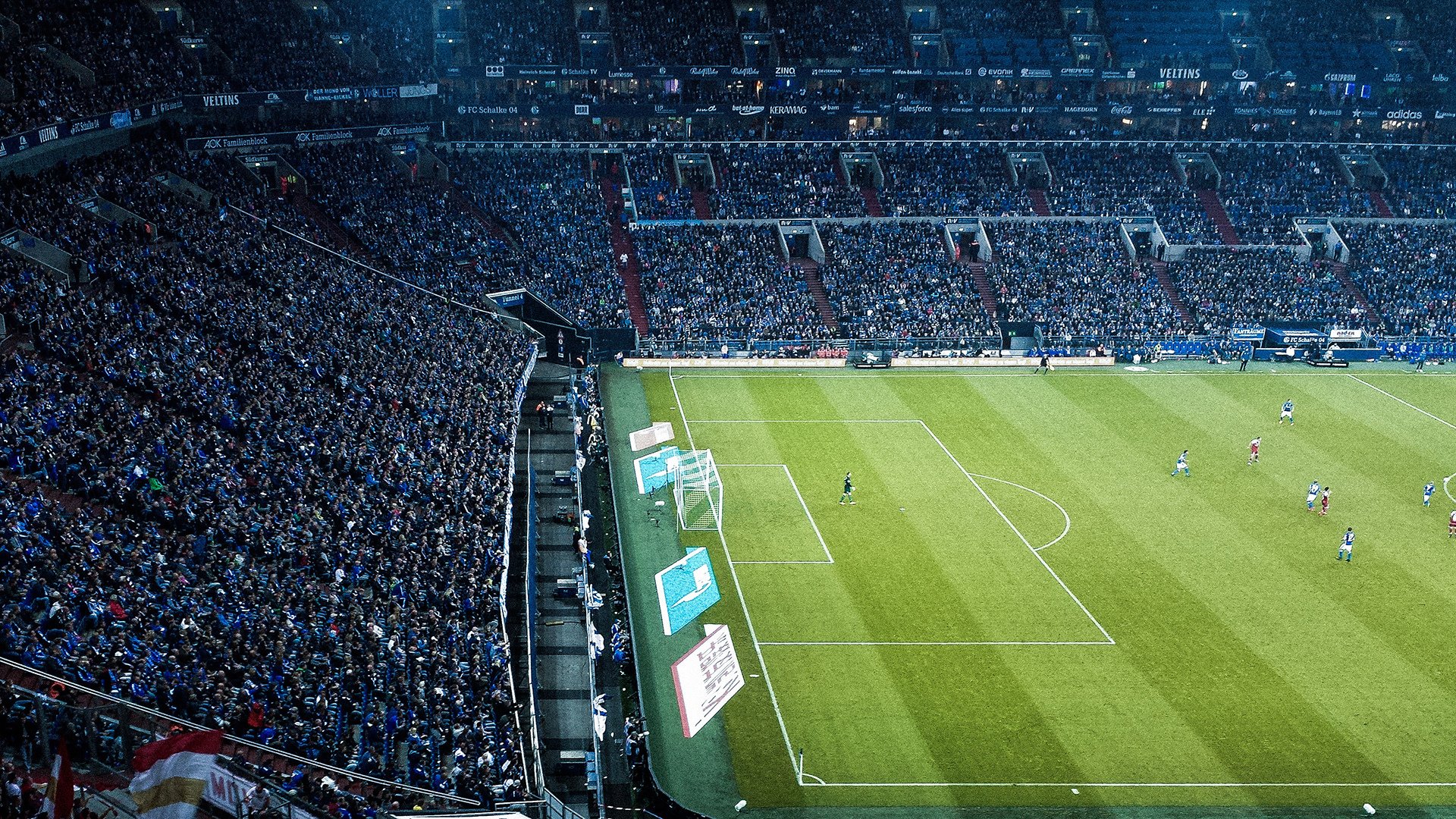 开云体育-英格兰单节风暴撕裂马德里防线—欧冠半决赛焦点战见证战术革命的胜利