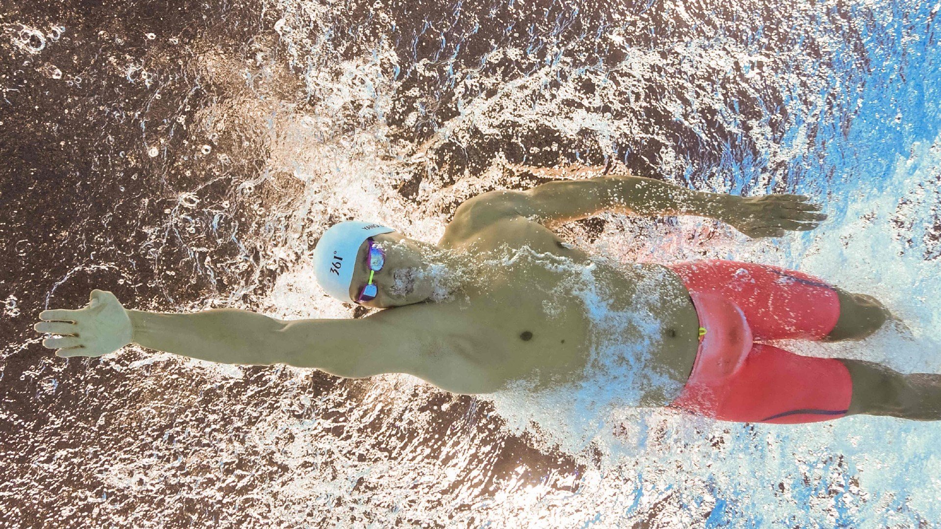 东方奇迹夜,米切尔压哨绝杀,上海队掀翻湖人创世纪