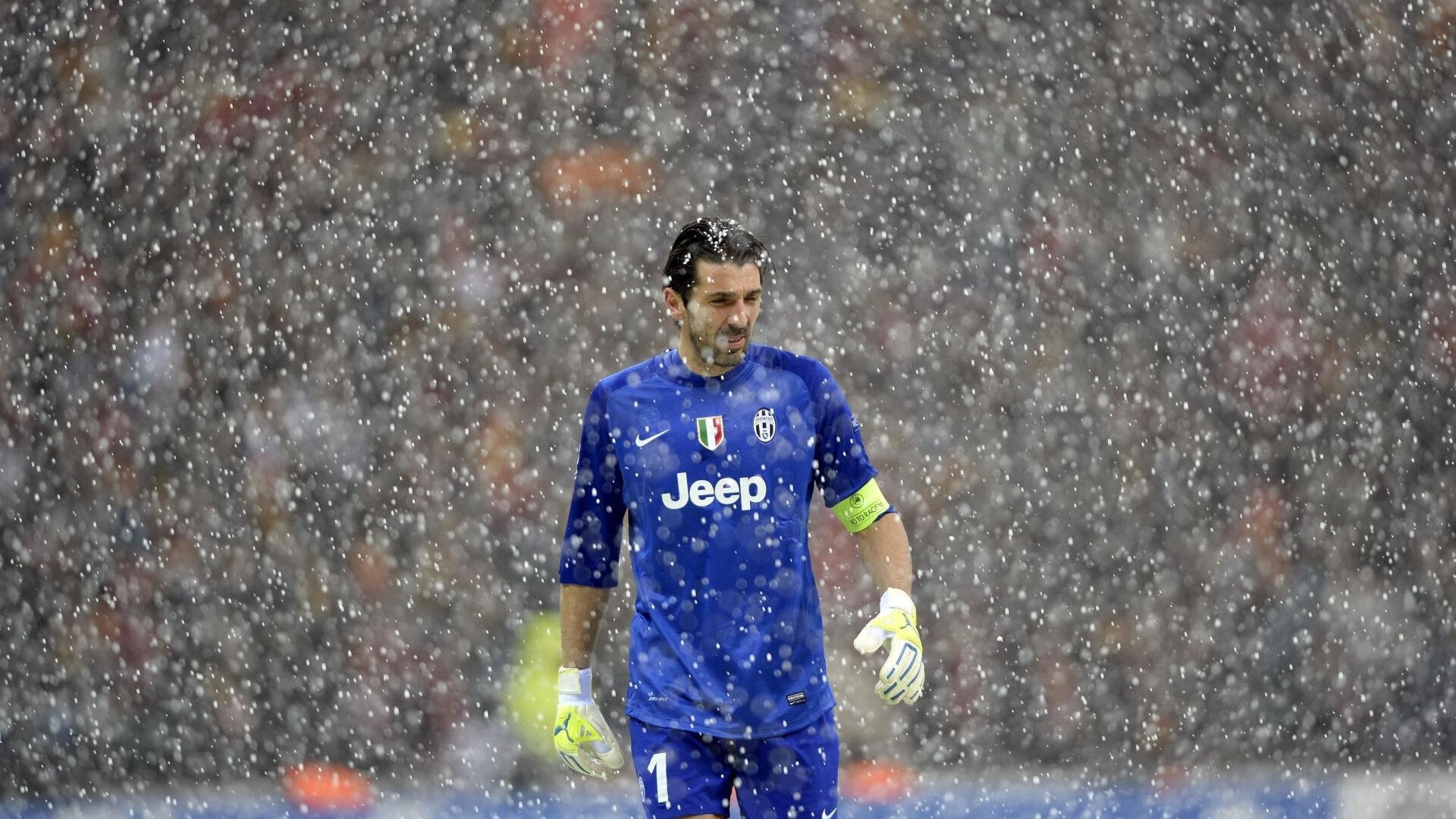 三笘薰的防守艺术，土耳其对阵威尔士的隐形锁链