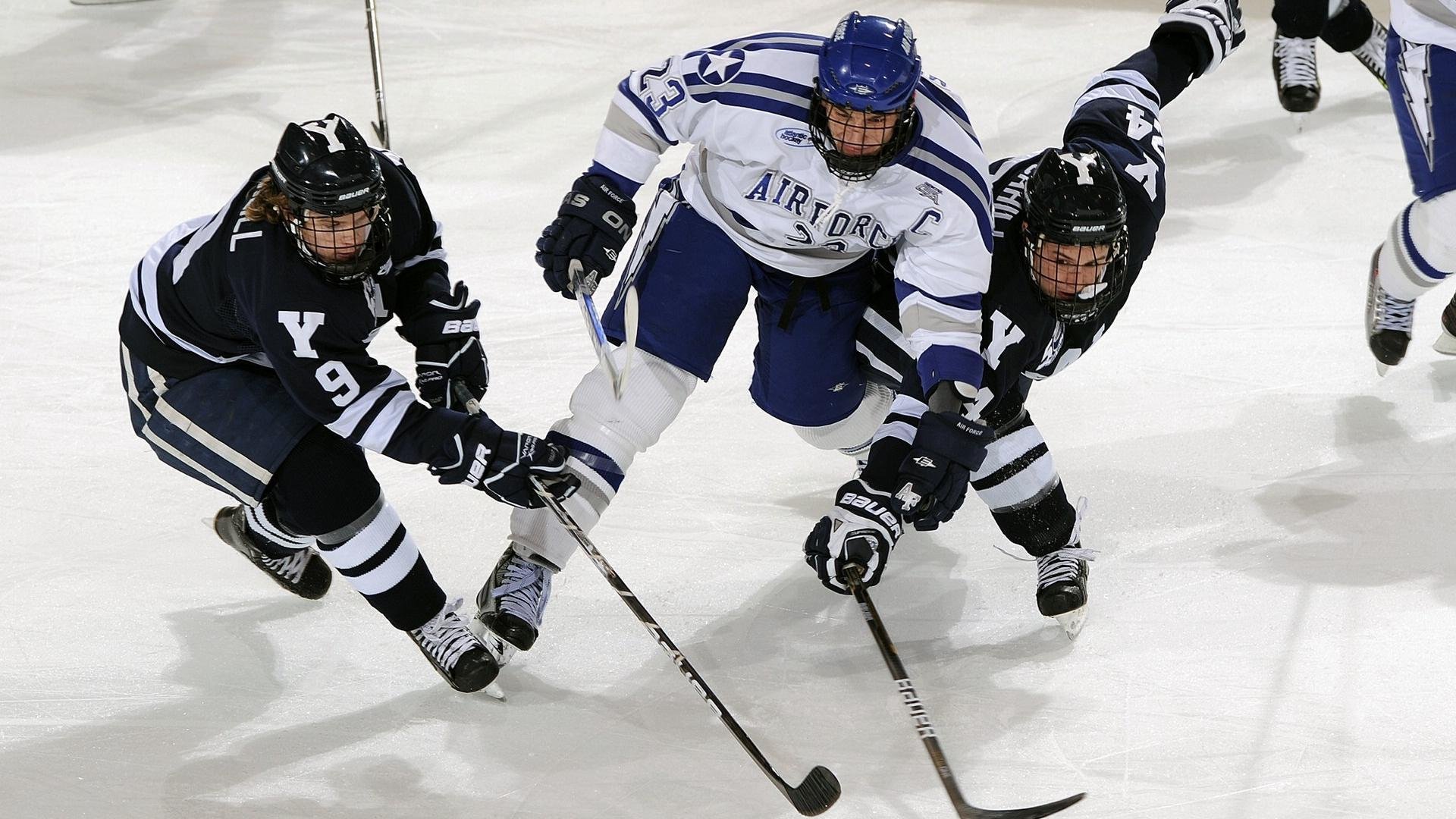 迈凯伦轻取雷诺车队，佩雷兹扛起全队，一场策略与意志的胜利
